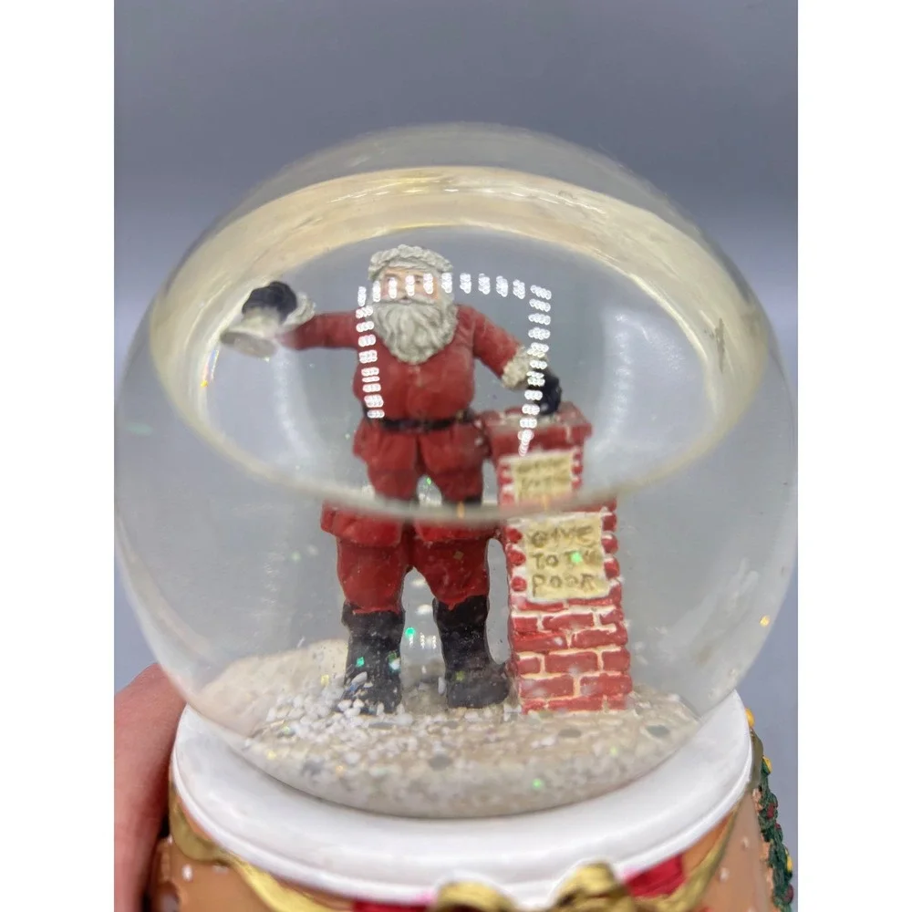 Classic American Santa Collection Musical Snow Globe Fireplace‎ Christmas Scene